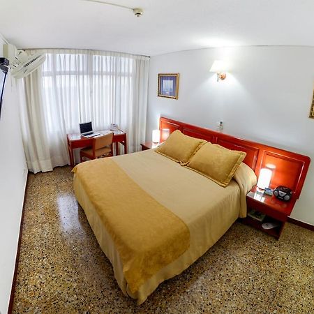 Hotel Villavicencio Plaza Kültér fotó