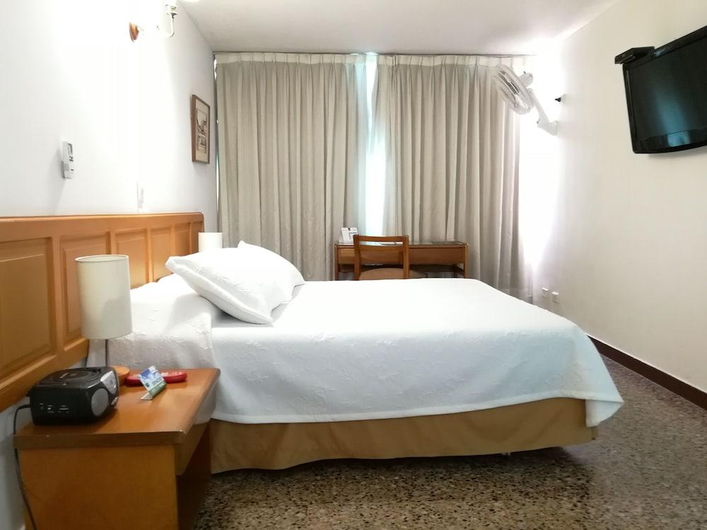 Hotel Villavicencio Plaza Kültér fotó