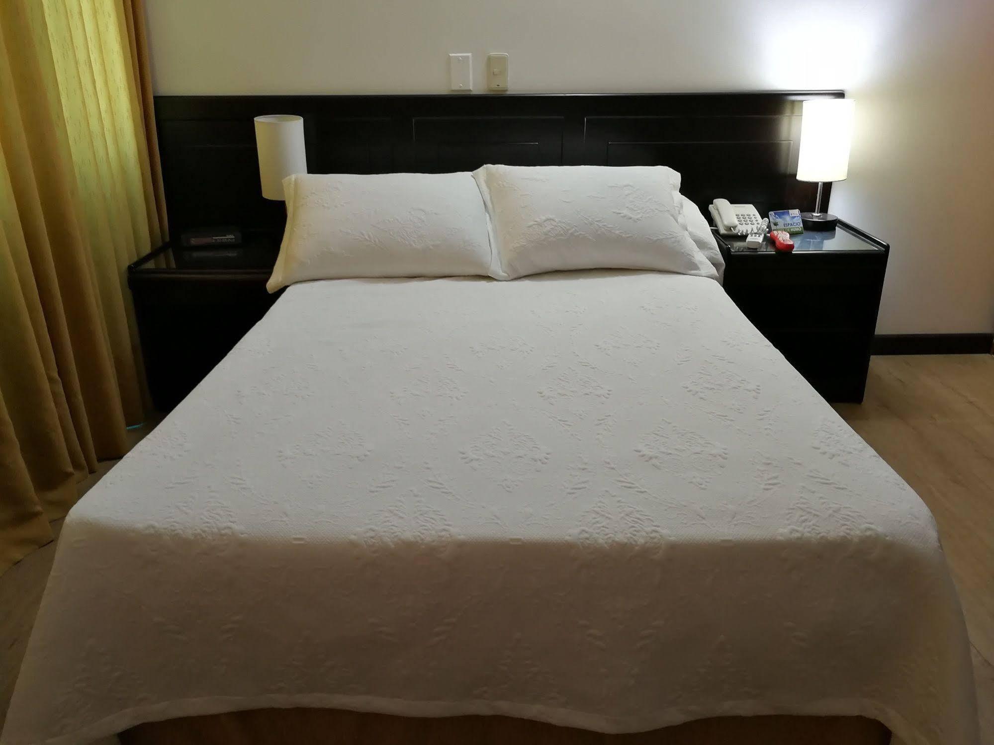 Hotel Villavicencio Plaza Kültér fotó
