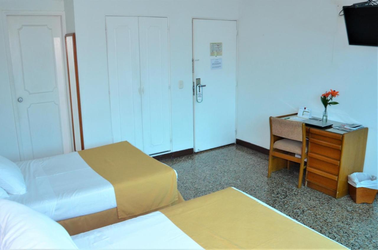 Hotel Villavicencio Plaza Kültér fotó