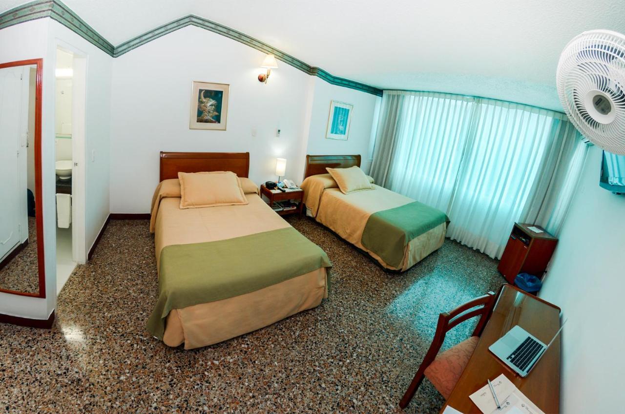 Hotel Villavicencio Plaza Kültér fotó